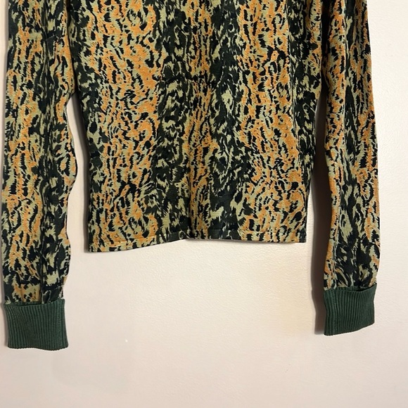 GIANNI Contrast Turtleneck Sweater - Picture 6 of 11